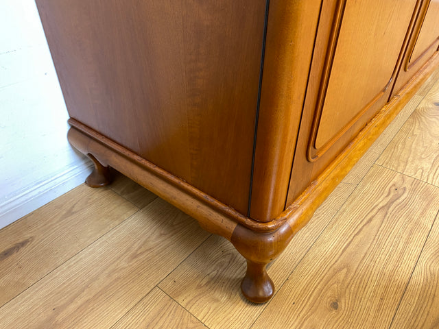 Besonders schöner 60er Jahre Chippendale Kleiderschrank aus vollem Holz mit Schubladen I Schrank Schlafzimmerschrank Wäscheschrank Wardrobe Vintage Mid-Century Barock I