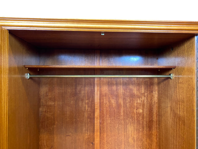 Besonders schöner 60er Jahre Chippendale Kleiderschrank aus vollem Holz mit Schubladen I Schrank Schlafzimmerschrank Wäscheschrank Wardrobe Vintage Mid-Century Barock I
