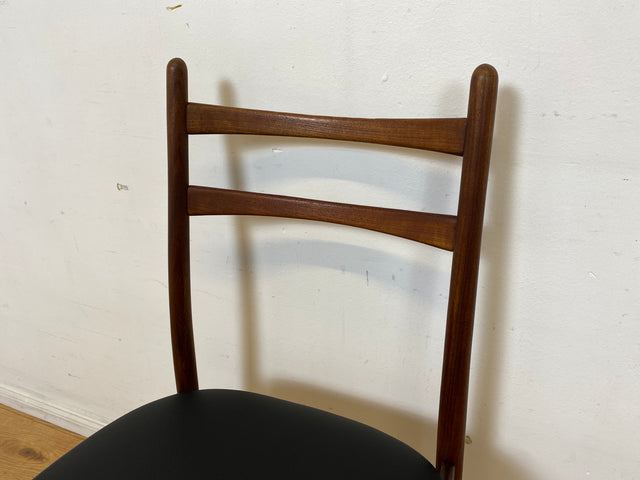 │ Set aus 4 Mid-Century Designerstühlen │ Georg Leowald für Wilkhahn │ 60er Jahre, Teakholz & Kunstleder │ Stühle Esszimmerstühle Küchenstühle Holzstühle Lederstühle 4er Danish Design Vintage │