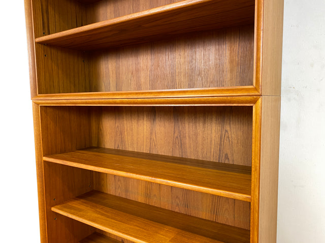 Schöner hoher modularer Vintage Bücherschrank von Strobeck in skandinavischem Stil I Teakholz I Regal Bücherregal Holzregal Kommode Danish Design Mid-Century Vintage Teak 70er I