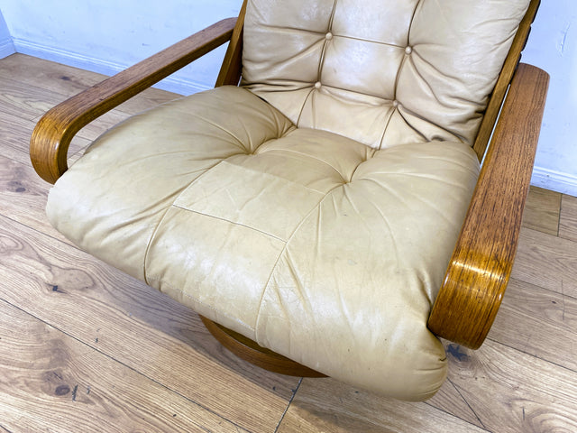 Eleganter & äußerst gemütlicher norwegischer Designer Drehsessel von Rybo Rykken mit beigem Echtleder Bezug
