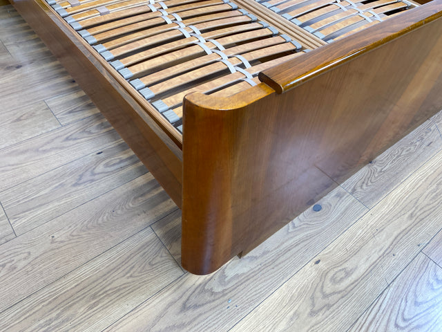 WMK I Stilvolles 50er Jahre Doppelbett in edlem Nussbaum mit verstellbarem Lattenrost für 2x 80x195 oder 160x195 cm Matratzen I