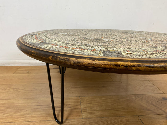 WMK I Sehr schöner runder großer Upcycling Couchtisch mit 30er Jahre Mosaik Tischplatte & neuen Hairpin Metallfüßen