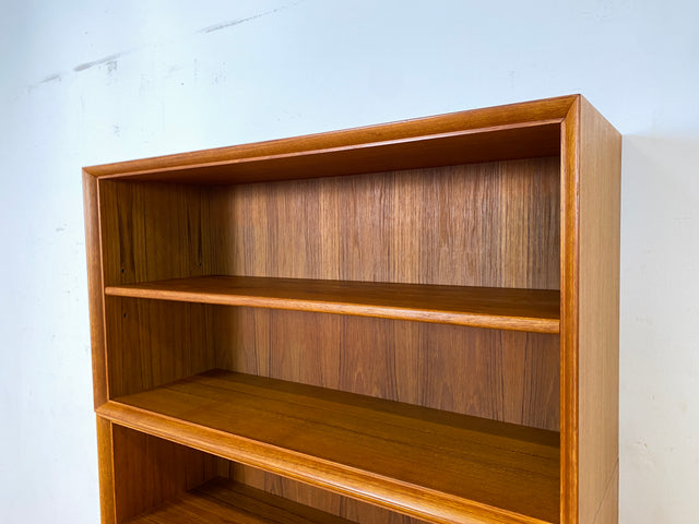 Schöner hoher modularer Vintage Bücherschrank von Strobeck in skandinavischem Stil I Teakholz I Regal Bücherregal Holzregal Kommode Danish Design Mid-Century Vintage Teak 70er I