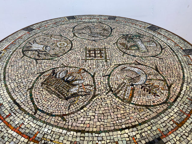 WMK I Sehr schöner runder großer Upcycling Couchtisch mit 30er Jahre Mosaik Tischplatte & neuen Hairpin Metallfüßen