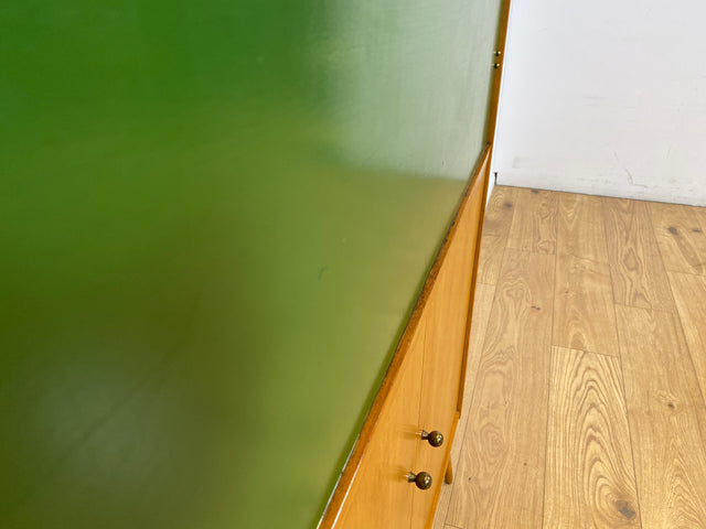 WMK I Rarer heller Mid-Century Schreibschrank in grüner Originalfarbe mit Messinggriffen I Sekretär Highboard Schrank Barschrank Bar Schreibtisch Bücherschrank Vintage 60er I Berlin Frankfurt Bayern