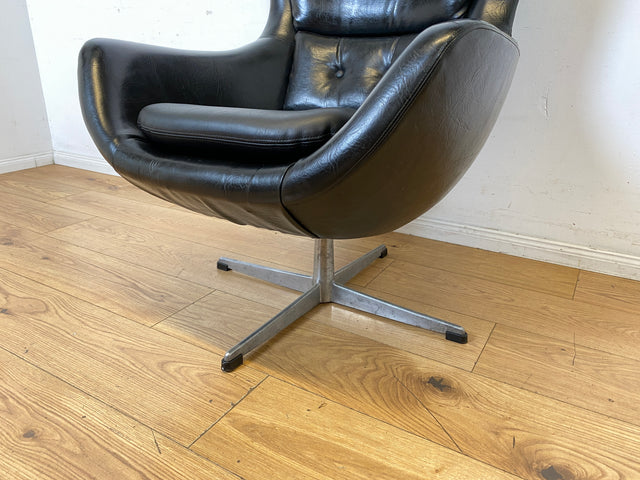 Formschöner skandinavischer Space Age Drehsessel mit Kunstleder Bezug bau ähnlich mit Eggchair I Sessel Ledersessel Armchair Designersessel Ei Lesesessel Vintage 70er I