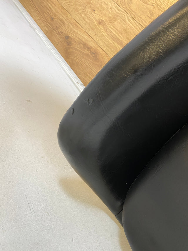 Formschöner skandinavischer Space Age Drehsessel mit Kunstleder Bezug bau ähnlich mit Eggchair I Sessel Ledersessel Armchair Designersessel Ei Lesesessel Vintage 70er I