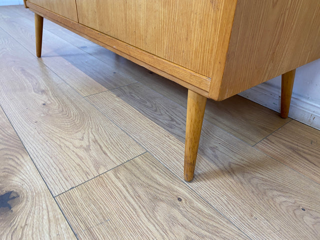 WMK I Rarer heller Mid-Century Schreibschrank in grüner Originalfarbe mit Messinggriffen I Sekretär Highboard Schrank Barschrank Bar Schreibtisch Bücherschrank Vintage 60er I Berlin Frankfurt Bayern