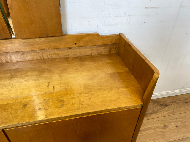 Formschöne helle Mid-Century Spiegelkommode mit großem Spiegel I Frisierkommode Schminkkommode Schminktisch Wäschekommode Sideboard Kommode Wäschekommode Vintage 50er 60er I