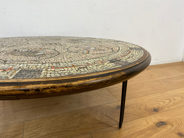 WMK I Sehr schöner runder großer Upcycling Couchtisch mit 30er Jahre Mosaik Tischplatte & neuen Hairpin Metallfüßen