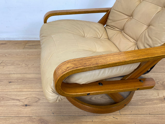 Eleganter & äußerst gemütlicher norwegischer Designer Drehsessel von Rybo Rykken mit beigem Echtleder Bezug
