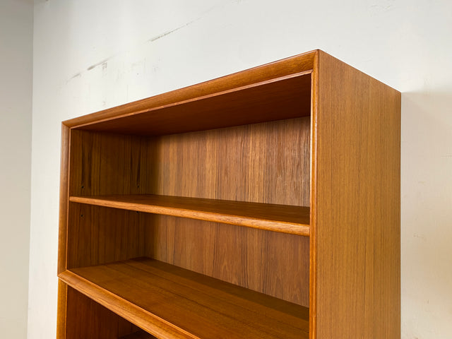 Schöner hoher modularer Vintage Bücherschrank von Strobeck in skandinavischem Stil I Teakholz I Regal Bücherregal Holzregal Kommode Danish Design Mid-Century Vintage Teak 70er I