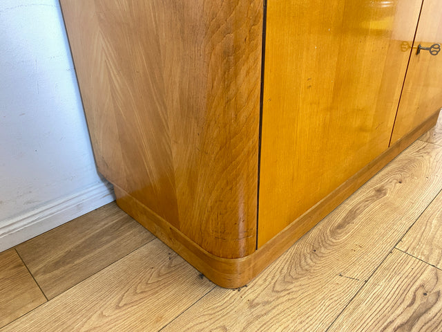 Formschöne helle Mid-Century Spiegelkommode mit großem Spiegel I Frisierkommode Schminkkommode Schminktisch Wäschekommode Sideboard Kommode Wäschekommode Vintage 50er 60er I
