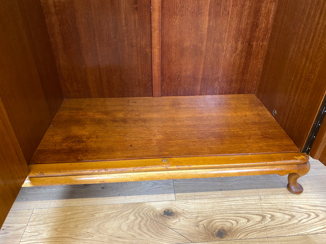 Besonders schöner 60er Jahre Chippendale Kleiderschrank aus vollem Holz mit Schubladen I Schrank Schlafzimmerschrank Wäscheschrank Wardrobe Vintage Mid-Century Barock I