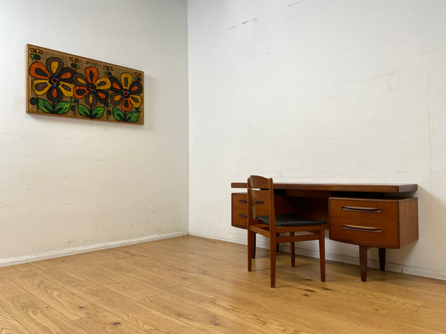 Skandinavischer Mid-Century Fresco Schreibtisch / Schminktisch I Viktor Wilkins für G-Plan I Teakholz I Writing Desk Bürotisch Schminkkommode Sideboard Danish Design Vintage 60er