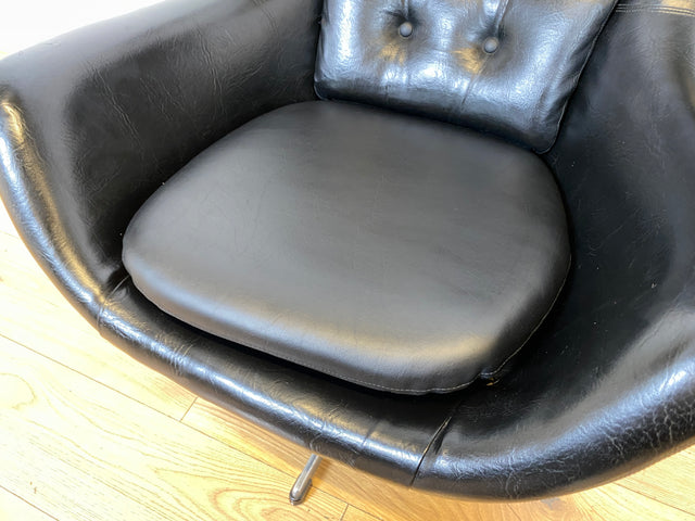 Formschöner skandinavischer Space Age Drehsessel mit Kunstleder Bezug bau ähnlich mit Eggchair I Sessel Ledersessel Armchair Designersessel Ei Lesesessel Vintage 70er I