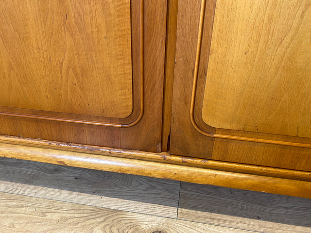 Besonders schöner 60er Jahre Chippendale Kleiderschrank aus vollem Holz mit Schubladen I Schrank Schlafzimmerschrank Wäscheschrank Wardrobe Vintage Mid-Century Barock I