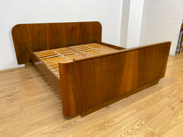 WMK I Stilvolles 50er Jahre Doppelbett in edlem Nussbaum mit verstellbarem Lattenrost für 2x 80x195 oder 160x195 cm Matratzen I