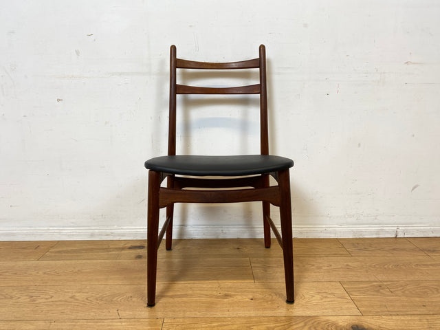 │ Set aus 4 Mid-Century Designerstühlen │ Georg Leowald für Wilkhahn │ 60er Jahre, Teakholz & Kunstleder │ Stühle Esszimmerstühle Küchenstühle Holzstühle Lederstühle 4er Danish Design Vintage │