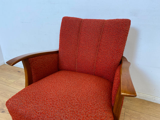 WMK I Formschöner, gemütlicher und sehr gut erhaltener 30er Jahre Art Deco Clubsessel in rotem Originalbezug mit Federkern