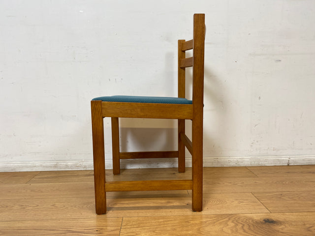 WMK I Set aus 4 minimalistischen skandinavischen Mid-Century Stühlen mit neuem Bezug in Petrolblau