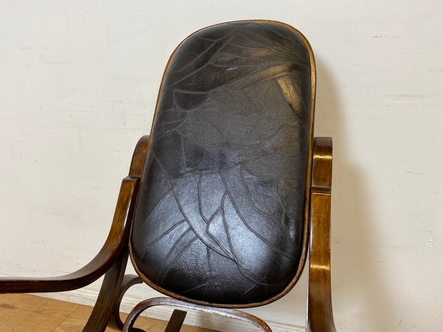 WMK I Sehr schöner 60er Jahre Schaukelstuhl im Stil von Thonet mit Bugholz Rahmen und Kunstleder Bezug