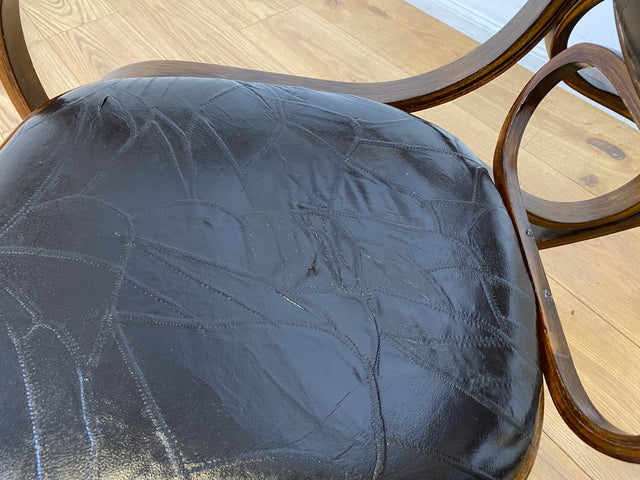 WMK I Sehr schöner 60er Jahre Schaukelstuhl im Stil von Thonet mit Bugholz Rahmen und Kunstleder Bezug