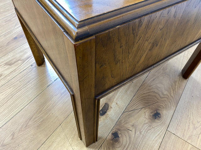 Original amerikanische Vintage Kommode in Hollywood Regency Stil von Drexler Heritage mit Schubladen I Beistelltisch Ablage Nachttisch Nachtkommode Nachtschrank Stilmöbel I
