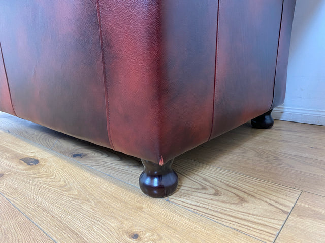 WMK I Der Klassiker I Hochwertiges Chesterfield Sofa mit gestepptem Echtleder Bezug & Alterspatina I Couch Ledersofa Ledercouch 2er 2-Sitzer Sessel Ledersessel Leder Vintage I Berlin Hamburg München