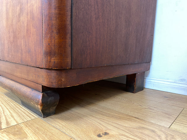 Formschöner 1930er Jahre Art Deco Kleiderschrank aus vollem Holz mit Kleiderstande und Böden I Schrank Schlafzimmerschrank Wäscheschrank Wardrobe Antik Vintage I