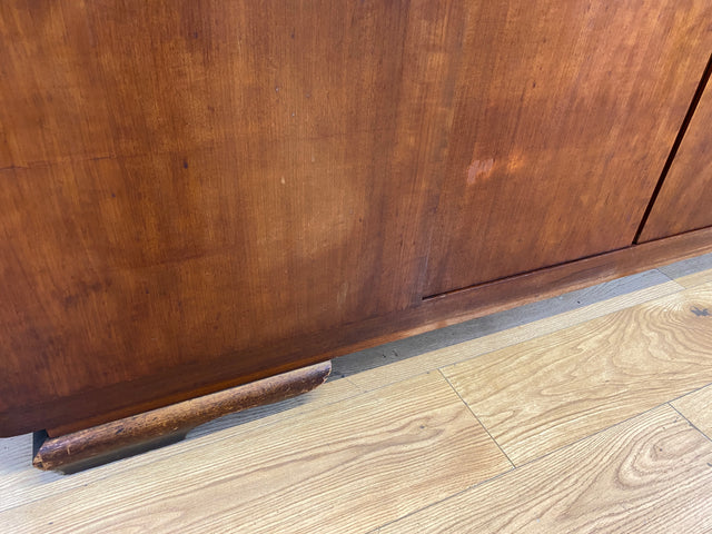 Formschöner 1930er Jahre Art Deco Kleiderschrank aus vollem Holz mit Kleiderstande und Böden I Schrank Schlafzimmerschrank Wäscheschrank Wardrobe Antik Vintage I