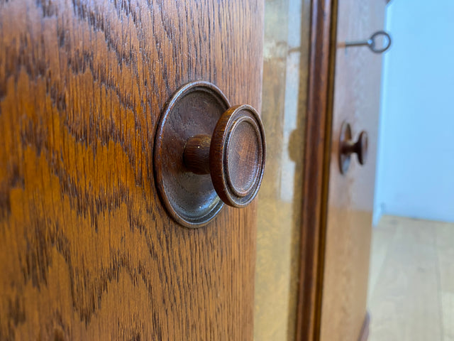 Hochwertige und gut erhaltene 1930er Jahre Art Deco Kommode aus vollem Holz mit schönen Holzgriffen I Schrank Sideboard Wäschekommode Anrichte Wickelkommode Antik Vintage I