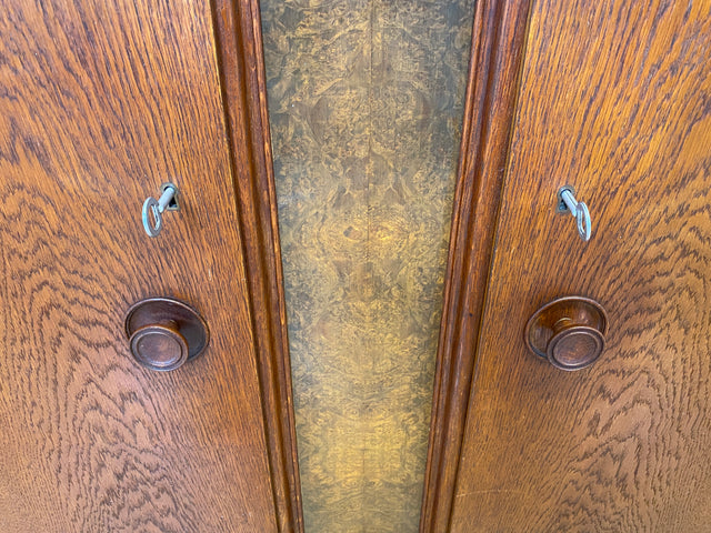 Hochwertige und gut erhaltene 1930er Jahre Art Deco Kommode aus vollem Holz mit schönen Holzgriffen I Schrank Sideboard Wäschekommode Anrichte Wickelkommode Antik Vintage I