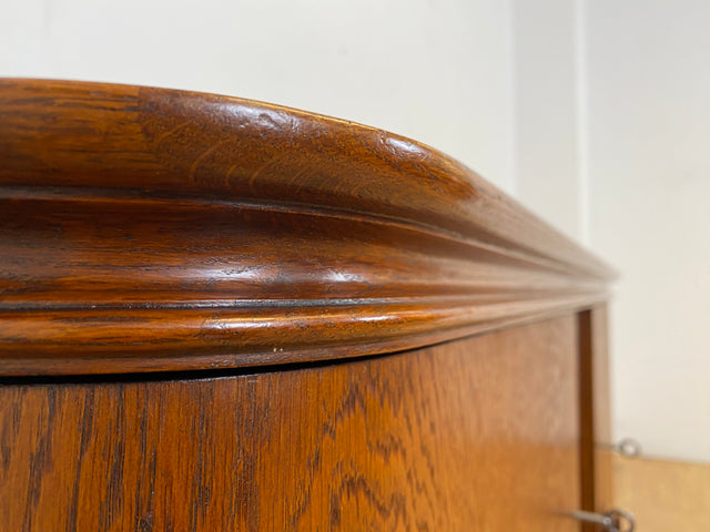 Hochwertige und gut erhaltene 1930er Jahre Art Deco Kommode aus vollem Holz mit schönen Holzgriffen I Schrank Sideboard Wäschekommode Anrichte Wickelkommode Antik Vintage I