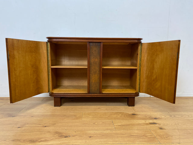 Hochwertige und gut erhaltene 1930er Jahre Art Deco Kommode aus vollem Holz mit schönen Holzgriffen I Schrank Sideboard Wäschekommode Anrichte Wickelkommode Antik Vintage I