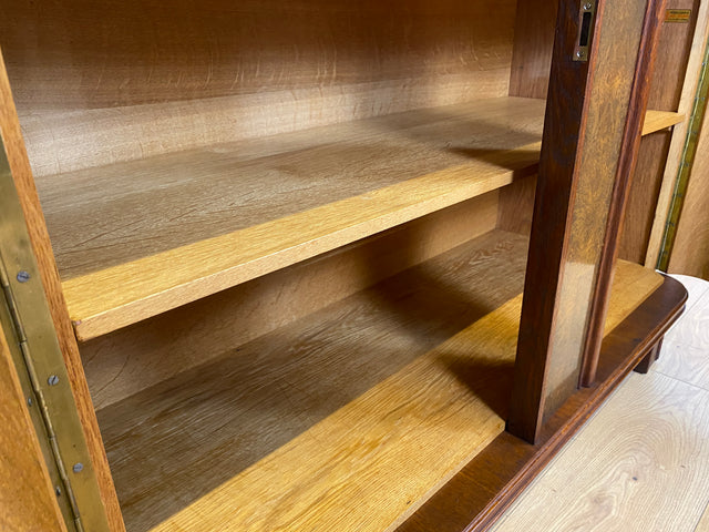 Hochwertige und gut erhaltene 1930er Jahre Art Deco Kommode aus vollem Holz mit schönen Holzgriffen I Schrank Sideboard Wäschekommode Anrichte Wickelkommode Antik Vintage I