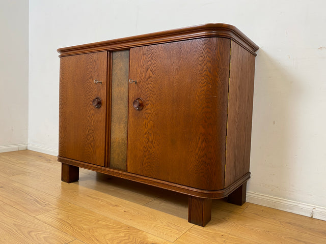 Hochwertige und gut erhaltene 1930er Jahre Art Deco Kommode aus vollem Holz mit schönen Holzgriffen I Schrank Sideboard Wäschekommode Anrichte Wickelkommode Antik Vintage I