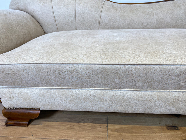 Wunderschöne und sehr gut erhaltene 1930er Jahre Art Deco Liege in beigem Bezug und gemütlichem Federkern I Daybed Sofa Couch Récamiere Chaiselongue Antik Vintage 30er I