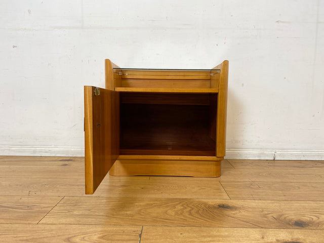 WMK I Formschöner großer heller Mid-Century Nachttisch mit Glasablage I Nachtkommode Nachtschrank Nachtschränkchen Kommode Ablage Schlafzimmer Vintage 50er 60er Retro I