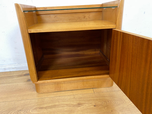 WMK I Formschöner großer heller Mid-Century Nachttisch mit Glasablage I Nachtkommode Nachtschrank Nachtschränkchen Kommode Ablage Schlafzimmer Vintage 50er 60er Retro I