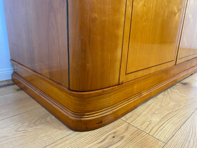Hochwertiger 2-türiger Mid-Century Kleiderschrank aus 1959 mit Intarsien und Kleiderstange I Schrank Wohnzimmerschrank Dielenschrank Garderobe Wardrobe 50er 60er Vintage I