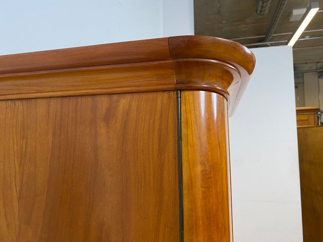 Hochwertiger 2-türiger Mid-Century Kleiderschrank aus 1959 mit Intarsien und Kleiderstange I Schrank Wohnzimmerschrank Dielenschrank Garderobe Wardrobe 50er 60er Vintage I