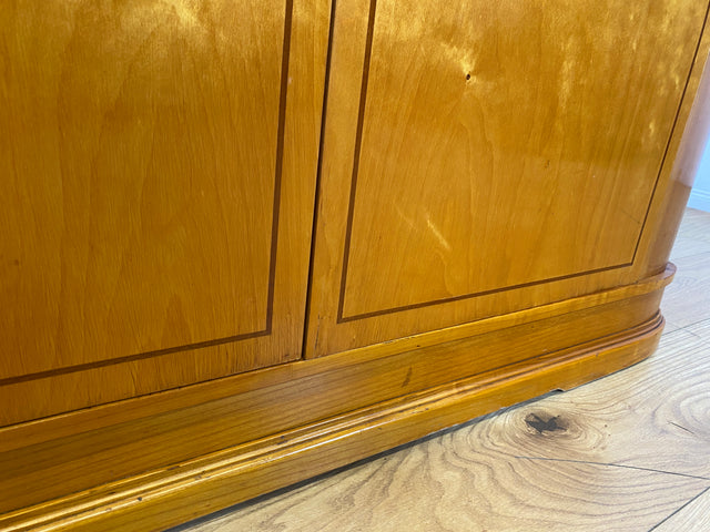 Hochwertiger 2-türiger Mid-Century Wäscheschrank aus 1959 mit Intarsien und Regalböden I Schrank Wohnzimmerschrank Wäscheschrank Garderobe Wardrobe 50er 60er Vintage I