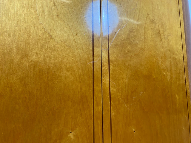 Hochwertiger 2-türiger Mid-Century Wäscheschrank aus 1959 mit Intarsien und Regalböden I Schrank Wohnzimmerschrank Wäscheschrank Garderobe Wardrobe 50er 60er Vintage I
