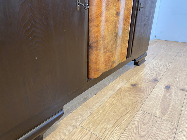 Selten kleine 30er Jahre Art Deco Anrichte aus vollem Holz und handverziert