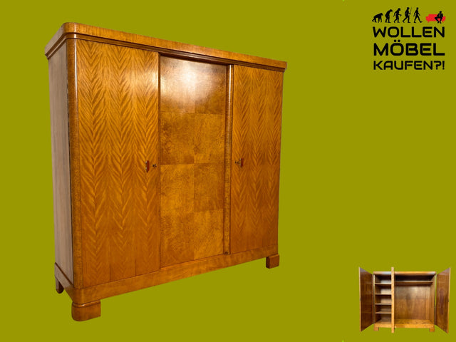 Wunderschöner 30er Jahre Art Deco Kleiderschrank aus vollem Holz mit hübschen Originalgriffen I Schrank Schlafzimmerschrank Wäscheschrank Wardrobe Antik Vintage Mid-Century I