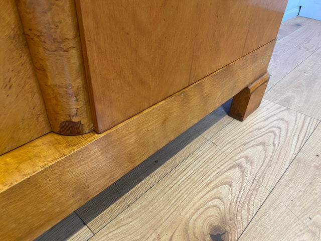 Wunderschöner 30er Jahre Art Deco Kleiderschrank aus vollem Holz mit hübschen Originalgriffen I Schrank Schlafzimmerschrank Wäscheschrank Wardrobe Antik Vintage Mid-Century I