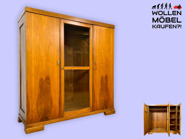 Schöner und perfekt aufgeteilter 30er Jahre Art Deco Kleiderschrank aus vollem Holz in Nussbaum mit Glastür I Schrank Schlafzimmerschrank Wäscheschrank Antik Alt Vintage I