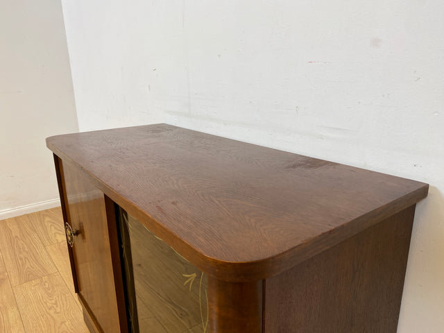 Stilvolle und gut erhaltene 50er Jahre Barkommode mit Schiebetüren & Originalgläsern I Barschrank Barvitrine Vitrine Bar Kommode Sideboard Mid-Century Vintage 60er I
